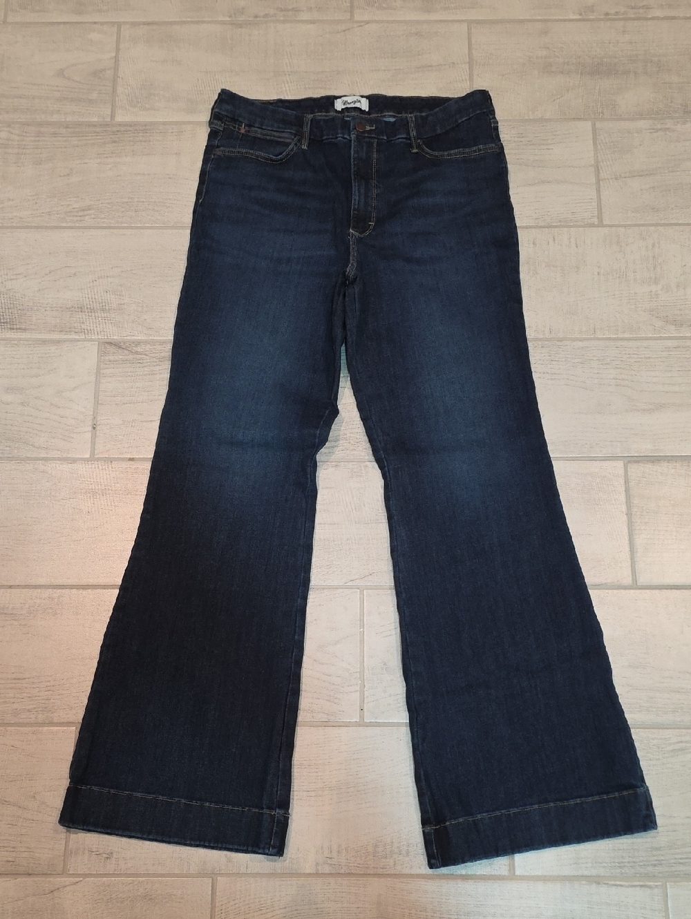 Wrangler Bespoke Trouser Women's Size 33x34 Dark Wash Stretch